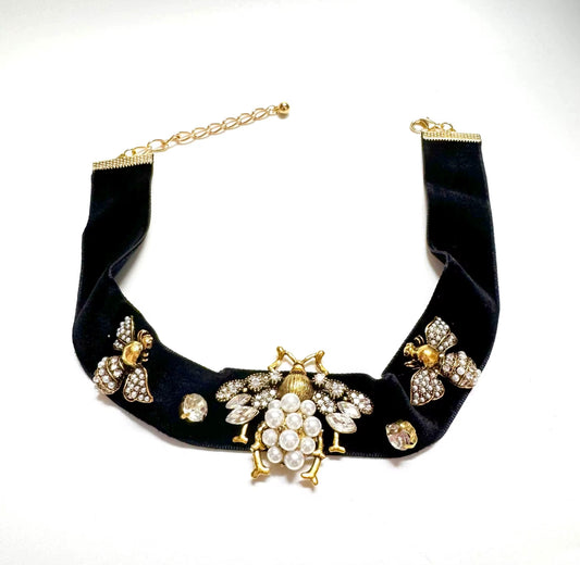 Bee Choker