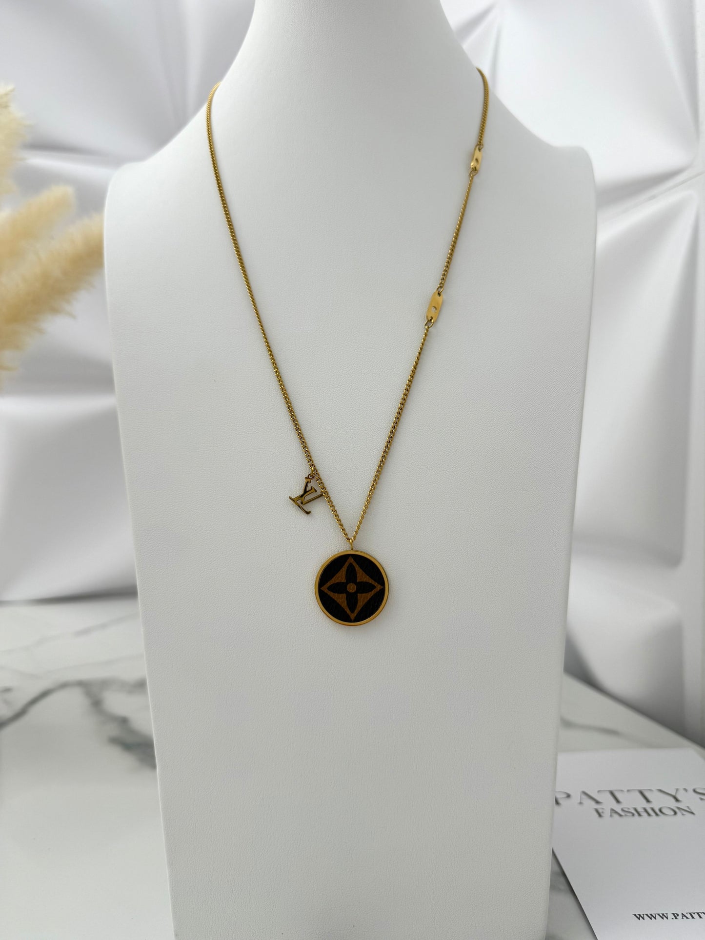 Brown Pendant Necklace