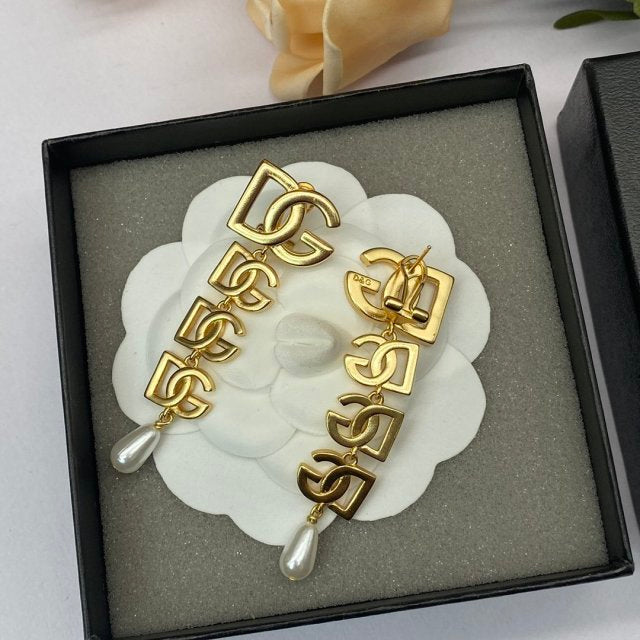 Dolce pearl necklace