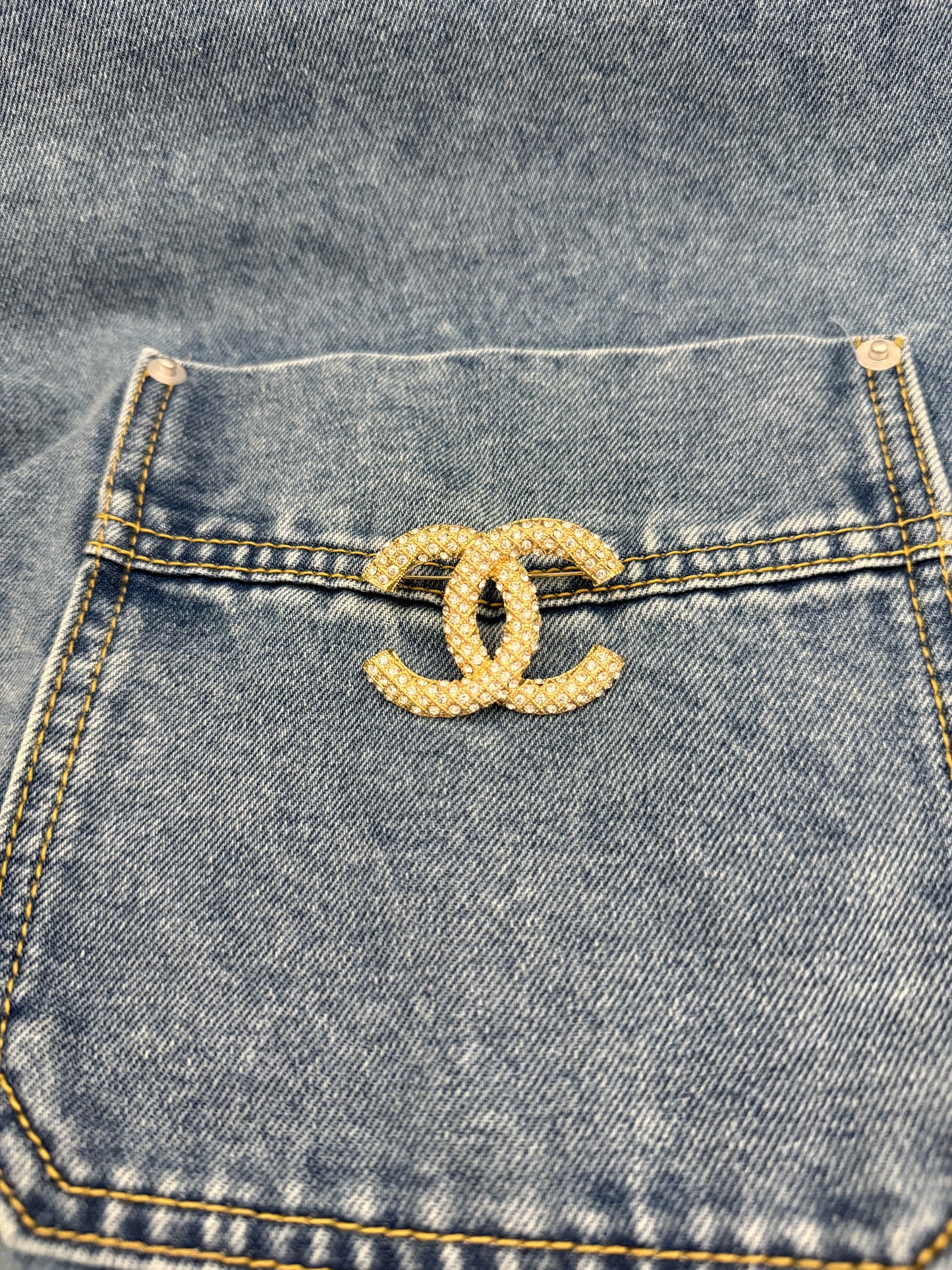 Ceci Gold Brooch