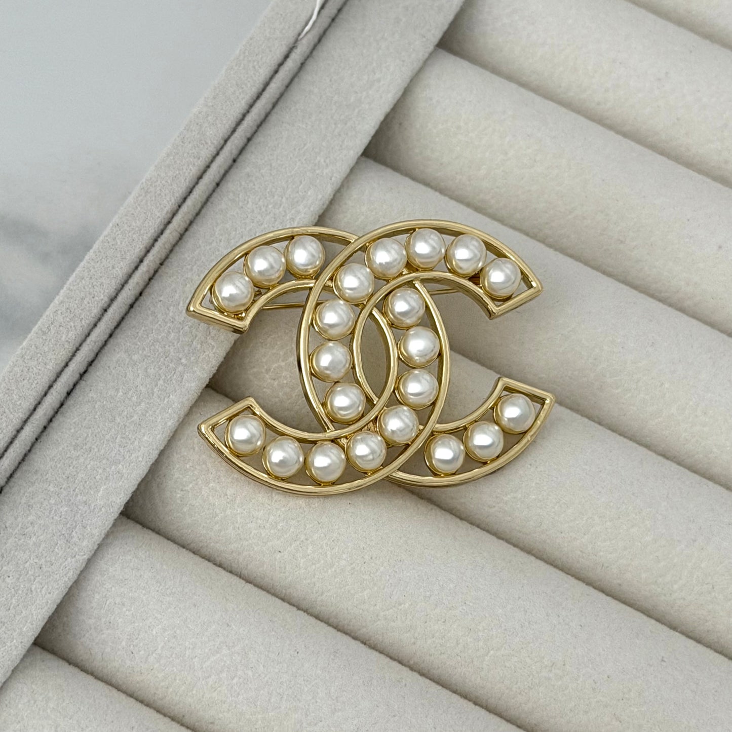 Perla Brooch