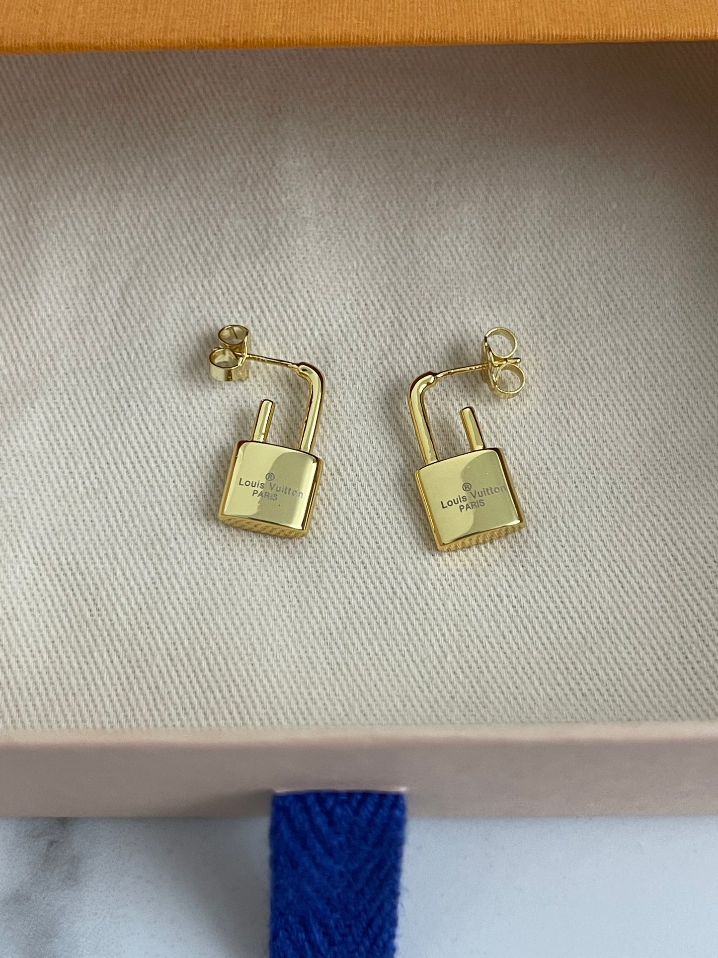 Lou Candadito Earring