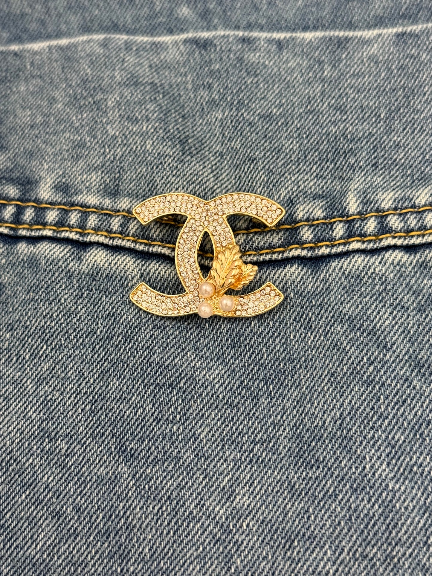 Ceci Gold Brooch