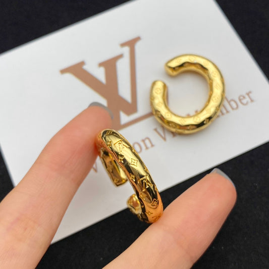 Lou Gold Ear Cuff