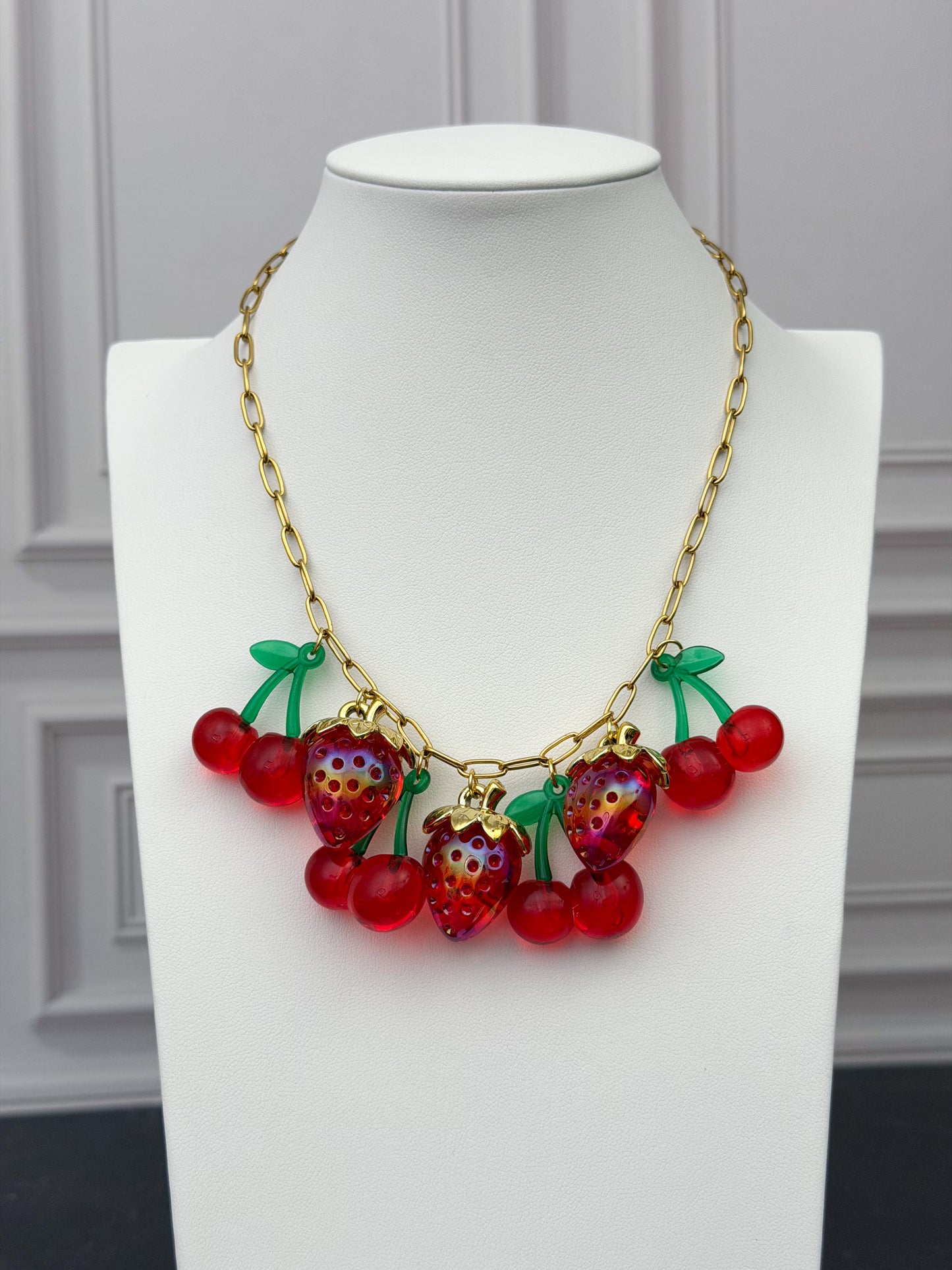 Fresa Tornasol Necklace