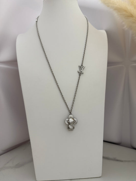 Vivi Silver Necklace