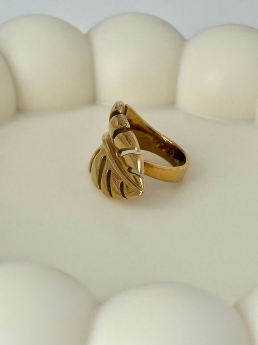 Tropical Leaf Ring